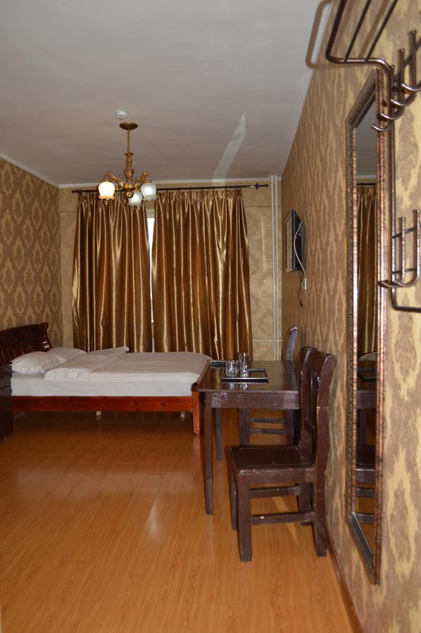 Land Hotel Oelan-bator Buitenkant foto